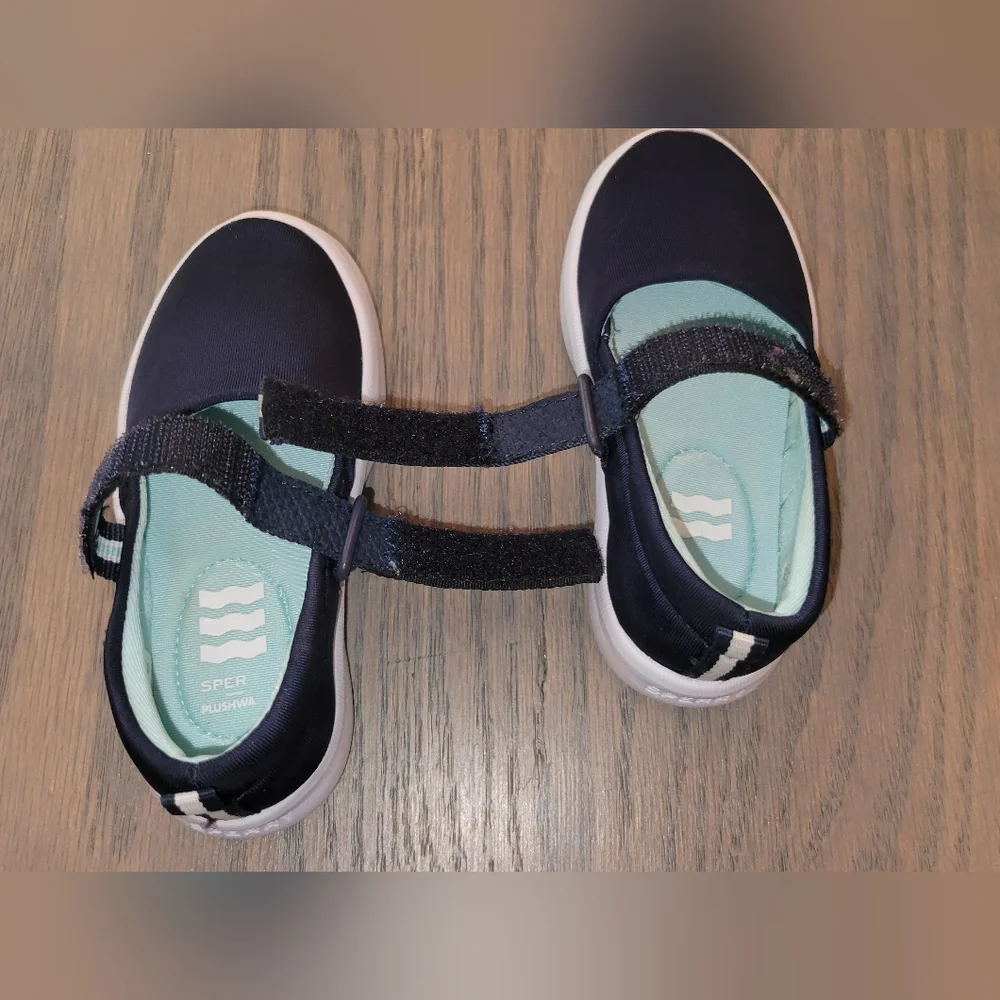 Girl's Sperry Mast Port Plushwave Navy Shoes with Velcro Strap Size 6